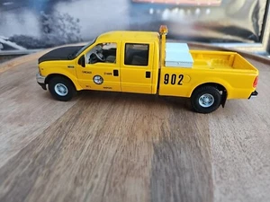 Ford F250 pickup truck Chicago O'hare Airport First Gear 1/34 - Picture 1 of 20