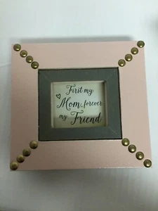 "First My Mom Forever My Friend"" Marco Decoración de Pared 6x5.5 ES, Liso, Rosa Claro - Imagen 1 de 7