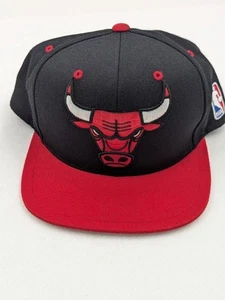 Chicago Bulls NBA Basketball Cap by Mitchell and Ness Snapback - Name Under Visor - Bild 1 von 8
