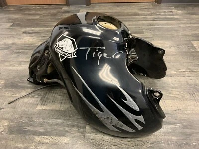 Triumph 2001 Tiger 955i 955 i OEM Fuel Gas Tank - CLEAN INSIDE! — 第 1/4 张图片