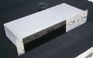 UREI 950, ANCA, AMBIENT NOISE CONTROLLED AMPLIFIER - Picture 1 of 7