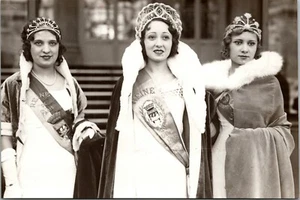 SCHÖNHEITSKÖNIGIN DES PARISER KARNEVALS 1933 : MISS HENRIETTE POINTAL : PRESSEFOTO - Bild 1 von 5