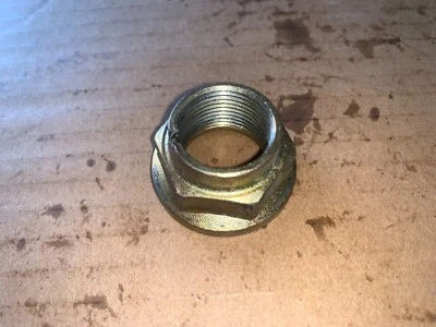 93 Volvo 940 2.3 turbo автоматическая коробка передач желточная гайка A43DL - Изображение 1 из 2