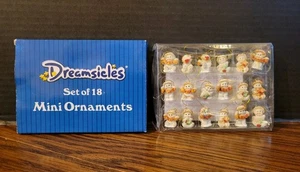 Vintage Dreamsicles Weihnachten Mini 1" Figuren Ornamente 18er Set Peace Love Joy - Bild 1 von 9