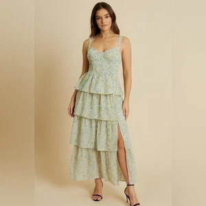ASTR THE LABEL Mittsommer Maxikleid mit Ösen Stufen Blumen Neu mit Etikett Größe Large - Bild 1 von 16