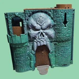 Masters of the Universe Castle Grayskull 200X + 2 He-Man Figuren  - Bild 1 von 10