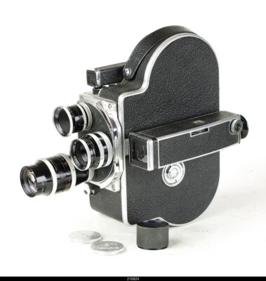 Cámara de cine Bolex H16 con Yvar AR 2,8/75 mm Switar AR 1,4/25 mm Yvar AR 2,8/15 mm Foto 1 de 4