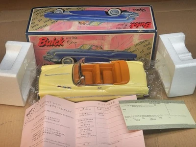 Buick Convertible Años Cincuenta 1950 Amarillo Hecho en Japón Estaño Fricción 11" De Colección Foto 1 de 4