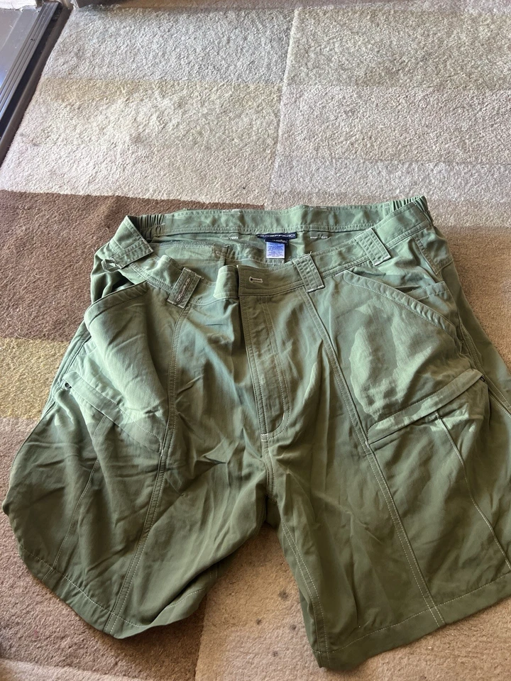 Pantalones cortos cargo verde exOffico para hombre talla 40 Foto 1 de 4