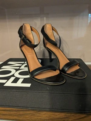 GIVENCHY Sandalia/Tacón de Cuero con Cremallera y Correa al Tobillo 37 (6.5 EE. UU.) Foto 1 de 4