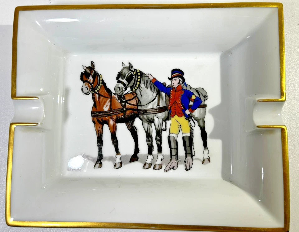 Hermes Paris Aschenbecher Kutscher/Perdemotiv Porzellan Tablett Zigarre - Bild 1 von 4