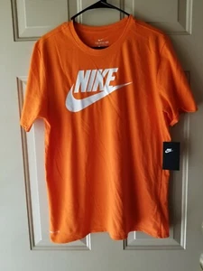 Men's NIKE T-SHIRT Graphic Swoosh-Logo Crew Athletic Fit Tee Size Lg - Picture 1 of 1