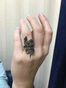 Sparkling Black Round Cut Spinel With 925 Pure Silver Snake Design Women's Ring - Picture 1 of 8