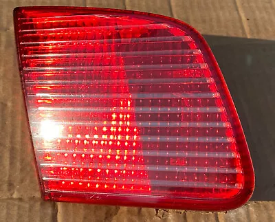 Luz trasera interior izquierda para conductor Saab 9-5 2006 2007 2008 2009 fabricante de equipos originales usada 12755791 Foto 1 de 3