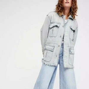 Free People giacca denim con lacci schiena XS cappotto jeans militare blu chiaro orlo grezzo - Foto 1 di 12
