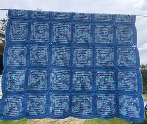 Manta de ganchillo azul púrpura cuadrados hecha a mano abuela cuadrada - Imagen 1 de 5