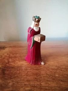 Lotto Gallo Sievers Vintage Statuina Presepe Intagliato Re Rosso In Piedi 12 cm - Foto 1 di 5