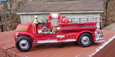 Matchbox Models of Yesteryear 1920 Mack AC Fire Engine YFE01 - Image 1 of 4