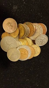 World Coins mixed One Half Pound 8 oz Bag of Circulated World Foreign Coins - Picture 1 of 2