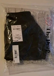 Schwarze Sportshorts der Marke THE DROP (Größe: Small) - Bild 1 von 13