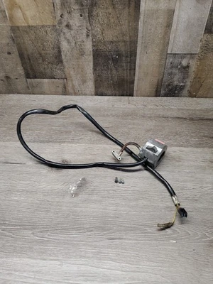 86 86-87 Suzuki VS700 1986 Intruder controles laterales derechos interruptores DL-692 Foto 1 de 4