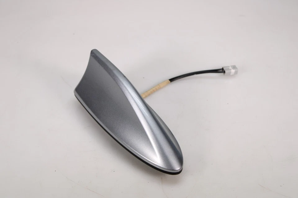 ⭐️2015 - 2016 Subaru WRX Radio de techo Aleta de tiburón Conjunto de antena Plateado OEM Foto 1 de 4