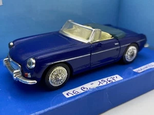 Hongwell MG B Cabriolet 1967 1:43 auto classica inglese miniatura scala - Foto 1 di 6