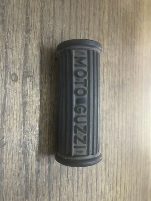 Moto Guzzi Footpeg Rubbers Ambassador, Eldorado 1244-3200 - Imagem 1 de 3