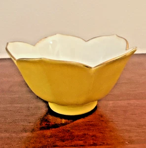 Porcelain Lotus Bowl NAPA Yellow with Gold trim 4.5" - Picture 1 of 7
