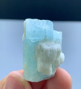 Muestra de cristal de aguamarina azul cielo de 24 gramos de Pakistán - Imagen 1 de 6