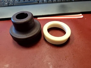 NEW F1TZ-3B203-B FORD RADIUS ARM BUSHING NOS F1TZ3B203B (B1-2B) - Picture 1 of 5