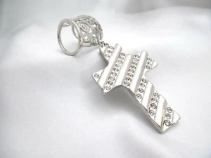 Joyería de moda bufanda cruz plata y piedra transparente de 4 1/4". Bufanda no incluida - Imagen 1 de 1