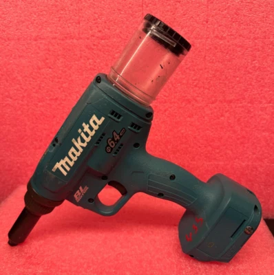 Makita XVR02 18V Lithium-Ion Brushless Cordless Pop Riveter, Tool Only - Image 1 of 4