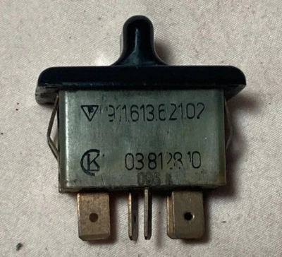 Interruptor ventana panel puerta turbo Porsche 911 930 1965-89 91161362102 usado Foto 1 de 4