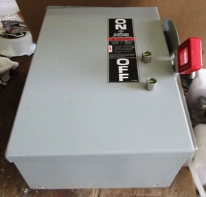 NEW GE 30 AMP SAFETY SWITCH 20 HP 600 VAC 250 VDC RAINTIGHT TH3361JR MOD 11 3R - Picture 1 of 15