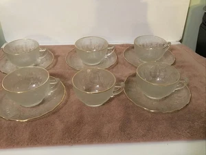 Jeannette Arpa Vidrio Transparente con Borde Dorado 6 Tazas de Arpa y 5 Platillos Juego de 11 Piezas - Imagen 1 de 9