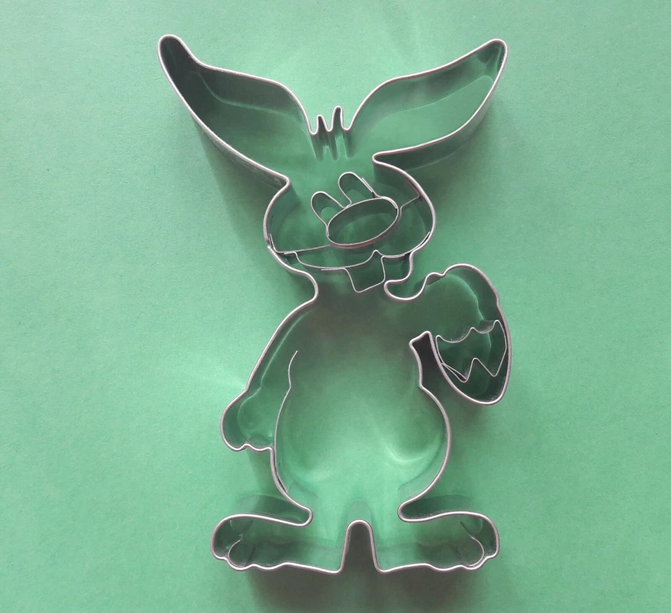 Ausstecher/Ausstechform "HASE / OSTERHASE MIT EI" - Bild 1 von 1