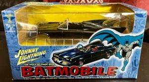 2002 Johnny Lightning 1960's DC Comic Book BATMOBILE Diecast Model Kit 1:24 NEW - Picture 1 of 12