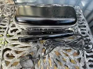 GHD Hair Straighteners With Case - 4.2B Black - Picture 1 of 10