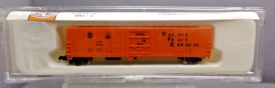 CON-COR N-SCALE FREIGHT CAR 57' MECH REEFER PFE ORANGE CAR BLACK LTRG - Image 1 of 4