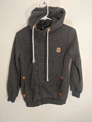 Sudadera con capucha gris sin etiquetas con detalles de imitación de cuero Foto 1 de 4