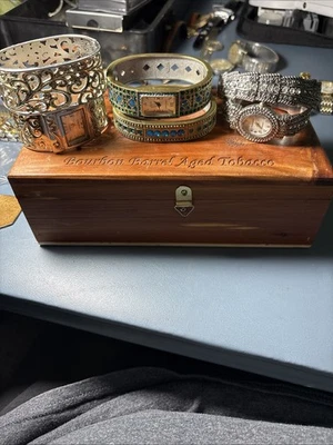 Juego de brazaletes de reloj Heidi Daus. 2 juegos Cerentino también Foto 1 de 4