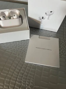 Apple Pro 2nd Generation Wireless Bluetooth Earbuds with Charging Case - Zdjęcie 1 z 5