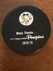 Soporte para boleto de temporada 1972/73 Pittsburgh Penguins Lucite peso de papel - Imagen 1 de 5