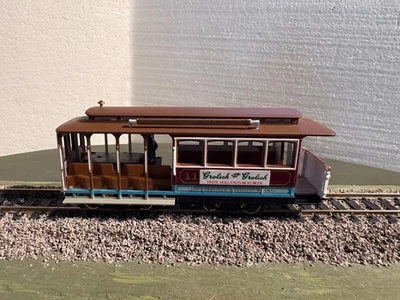 HO Scale Motorized San Francisco Cable Car (25-727) - Image 1 of 4