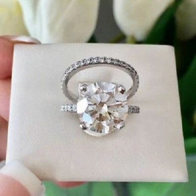 Set Fede Nuziale Simulate Taglio Brillante 2,40CT Zaffiro in Argento Argentium 935 - Immagine 1 di 4