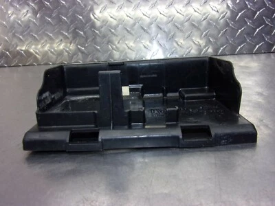 9 G HONDA SHADOW AERO VT 750 2008 OEM   BATTERY BOX TRAY COVER Foto 1 de 4