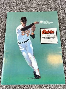 1990 BALTIMORE ORIOLES VS. BLUEJAYS PROGRAM @ MEMORIAL STADIUM - CAL RIPKEN JR. - Foto 1 di 15