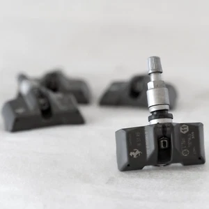 Ferrari F430 575 599 612 TPMS Sensor set of 4 OEM Genuine 312450 224549 - Picture 1 of 13