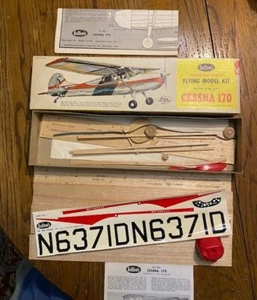 VINTAGE GUILLOW'S CESSNA 170 FLYING MODEL KIT - Picture 1 of 6